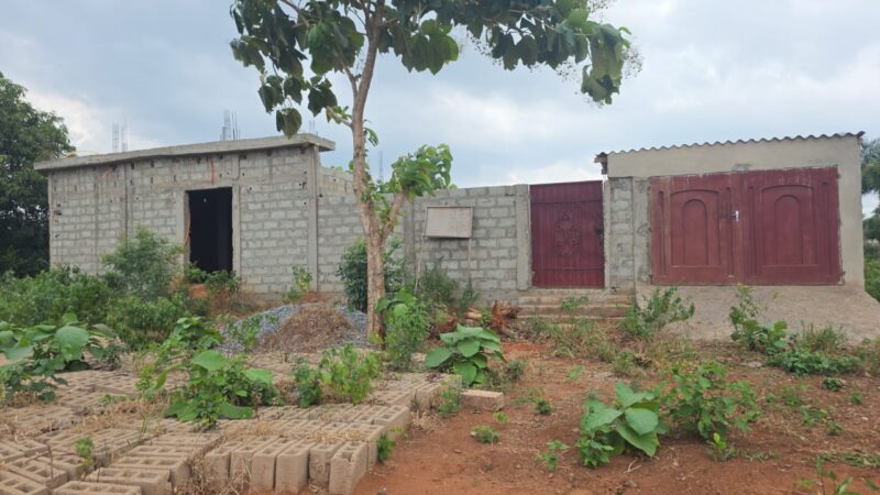 TERRAIN A VENDRE