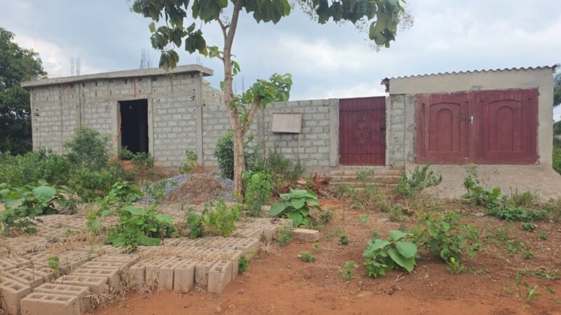 TERRAIN A VENDRE